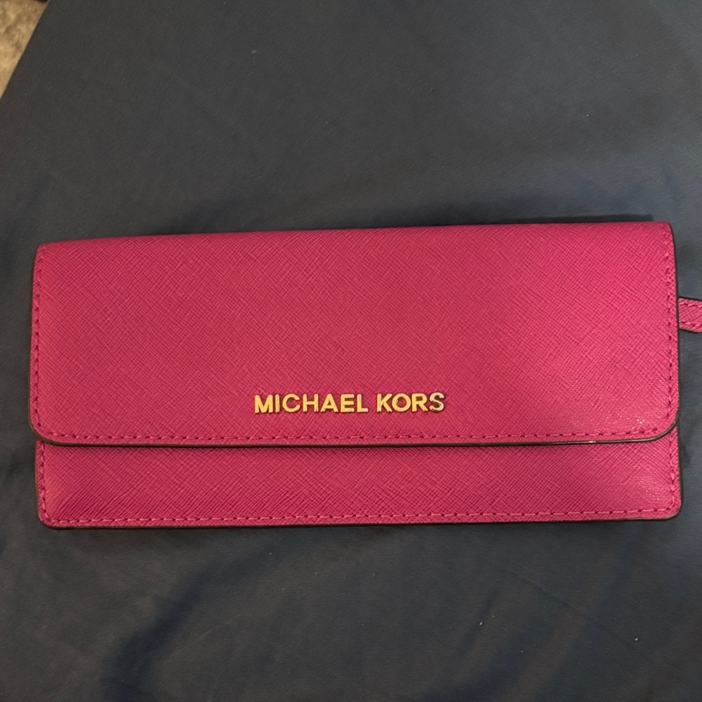 Michael Kors Fuchsia Wallet